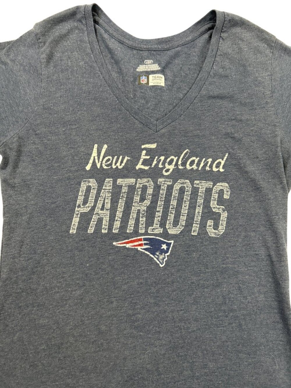 NFL Team Apparel Official New England Patriots Sz L V-Neck T-Shirt Navy Blue - Picture 4 of 9
